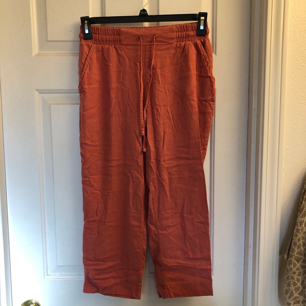 Pink linen blend capris